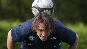 S.Nashas yra prisipažinęs, jog galėjo tapti profesionaliu futbolininku, jei nebūtų pasirinkęs krep&scaron;inio