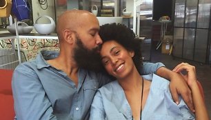 Solange Knowles su „D.EFECT“ marškiniais