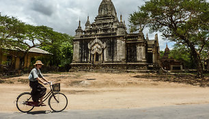 Baganas – istorinis Mianmaro miestas išraižytas šventyklų bokštais