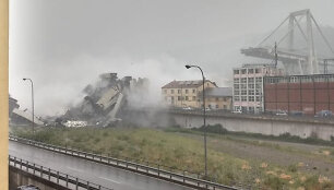 Italijoje sugriuvo greitkelio viadukas