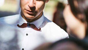 &bdquo;Dom bom ties&ldquo; aksesuarai.