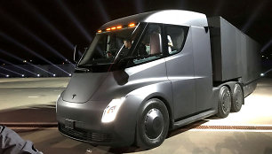 Elektrinis vilkikas „Tesla Semi“