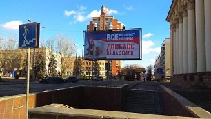 Propagandiniai plakatai Donecke