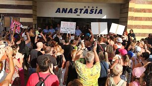 Protestas prie vie&scaron;bučio