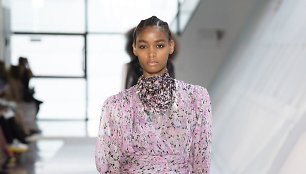 „Giambattista Valli“ 2019–2020 m. rudens ir žiemos kolekcijos modelis