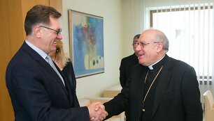 A.Butkevičiaus susitikimas su &Scaron;ventojo Sosto apa&scaron;taliniu nuncijumi Lietuvoje arkivyskupu Pedro L&oacute;pezu Quintana