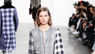 &bdquo;Calvin Klein&ldquo; 2016 m. rudens-žiemos kolekcijos modelis