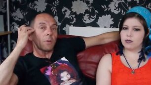 Johnny Rockardas (Johnas Langley) su savo kolege, pornografijos filmų aktore.