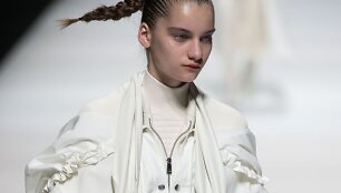 &bdquo;Jil Sander&ldquo; kolekcijos modelis