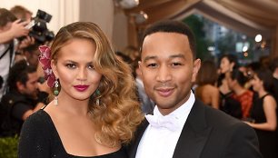 Chrissy Teigen ir Johnas Legendas