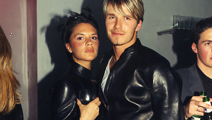 Victoria Beckham ir Davidas Beckhamas (1999 m.)