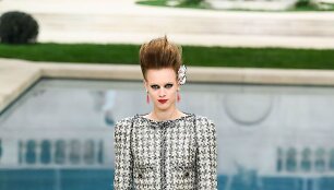 &bdquo;Chanel&ldquo; 2019 m. pavasario ir vasaros kolekcijos modelis