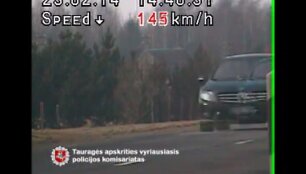 Greitį vir&scaron;ijęs automobilis