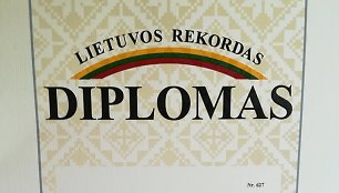 Kristinai Šilinskienei įteiktas Lietuvos rekordo diplomas už muilą „Milžiną“