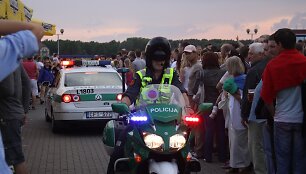 Dvi skirtingos stichijos &ndash; džiazo kalba ir keturių policijos automobilių gausmas