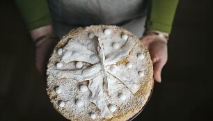 Renatos Ničajienės keptas tortas &bdquo;Napoleonas&ldquo;