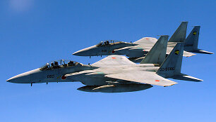 Japonijos naikintuvai &bdquo;Mitsubishi F-15 Eagle&ldquo;