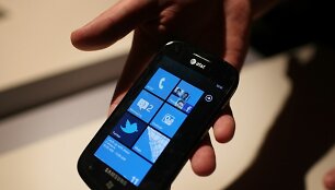 Telefonas su &bdquo;Windows Phone 7&ldquo; operacine sistema.