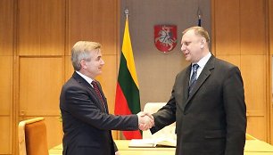Seimo pirmininkas Viktoras Pranckietis ketvirtadienį susitiko su Baltarusijos ambasadoriumi Aleksandru Koroliu