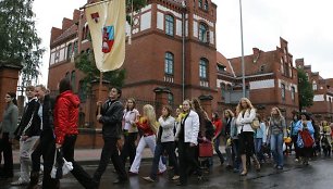 Universiteto bendruomenei bendrovė „Nordsekas“ pasižadėjo padovanoti sporto aikštelę.