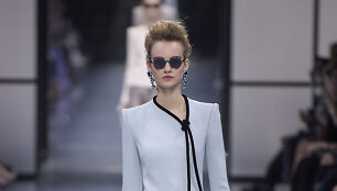 &bdquo;Giorgio Armani Priv&eacute;&ldquo; 2016 m. rudens-žiemos auk&scaron;tosios mados kolekcijos modelis