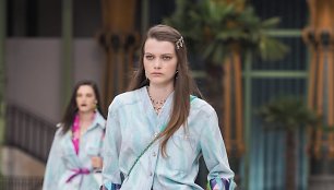 „Chanel Cruise 2020“ kolekcijos modelis