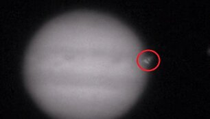 Jupiterio susidūrimas su neatpažintu objektu