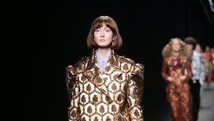 &bdquo;Gucci&ldquo; 2016 m. rudens-žiemos kolekcijos modelis