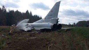 Rusų bombone&scaron;is nusileidęs nuriedėjo nuo tako karinių oro pajėgų bazėje