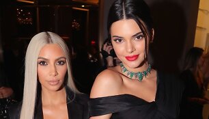 Kim Kardashian ir Kendall Jenner