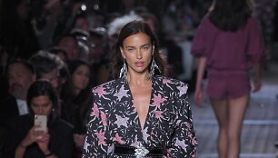&bdquo;Isabel Marant&ldquo; 2020 m. pavasario ir vasaros kolekcija: Irina Shayk