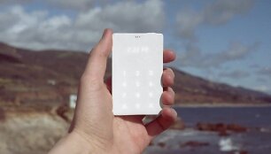 &bdquo;Light Phone&ldquo;, kūrėjų teigimu,iki kito krovimo laiko 20 dienų