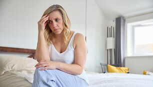 Menopauzė pasirei&scaron;kia įvairiais simptomais, vienas jų &ndash; &bdquo;smegenų rūkas&ldquo;