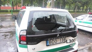 Apdaužytas policijos automobilis
