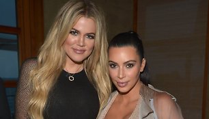 Khloe Kardashian ir Kim Kardashian