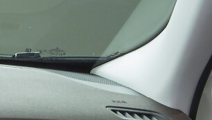 &bdquo;Jeep&ldquo; automobilio priekinis stiklas