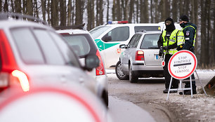 Policijos kontrolės postas prie Ukmergės gatvės šalia Avižienių