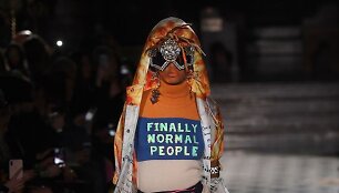 &bdquo;Manish Arora&ldquo; 2019-2020 rudens žiemos kolekcijos modelis