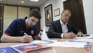 Nando de Colo ir Andrejus Vatutinas