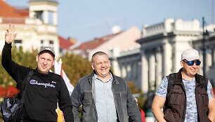 Interneto pok&scaron;tininkų memai apie prie Katedros vykusį &Scaron;eimų sąjūdžio mitingą