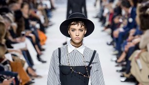 „Christian Dior“ 2018 m. pavasario ir vasaros kolekcijos modelis