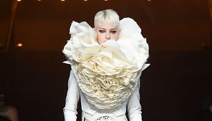 &bdquo;Viktor&Rolf&ldquo; kolekcijos modelis