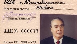 L.Brežnevo &bdquo;humoristinis&ldquo; vairuotojo pažymėjimas aukcione nupirktas už 22 tūkst. eurų.
