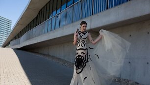 Agnės Kuzmickaitės kurta kolekcijos &bdquo;I&scaron;laisvink žvėrį&ldquo; suknelė