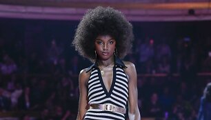 &bdquo;Tommy X Zendaya&ldquo; 2019&ndash;2020 m. rudens ir žiemos kolekcijos modelis