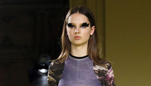 &bdquo;Vera Wang&ldquo; 2020&ndash;2021 m. rudens ir žiemos kolekcijos modelis