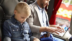 Kelionės patogiais autobusais neprailgsta