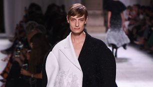 „Givenchy“ 2019–2020 m. rudens ir žiemos aukštosios mados kolekcijos modelis