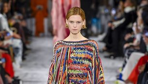 „Stella McCartney“ 2019–2020 m. rudens ir žiemos kolekcijos modelis