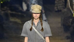 &bdquo;Dior&ldquo; 2020 m. pavasario ir vasaros kolekcijos modelis